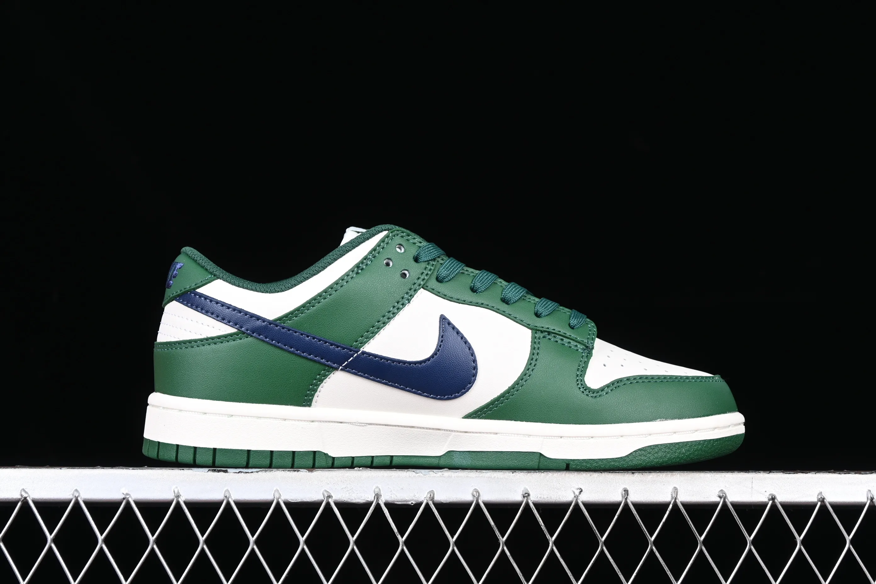 All categories Nk SB Dunk series Nk SB Dunk Low low-top sneakers Nk Dunk Low "Gorge Green" retro white and green SB low-top sports and leisure sneakers DD1503-300